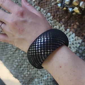 Cara Black Chunky Houndstooth Bangle Bracelet Y2K